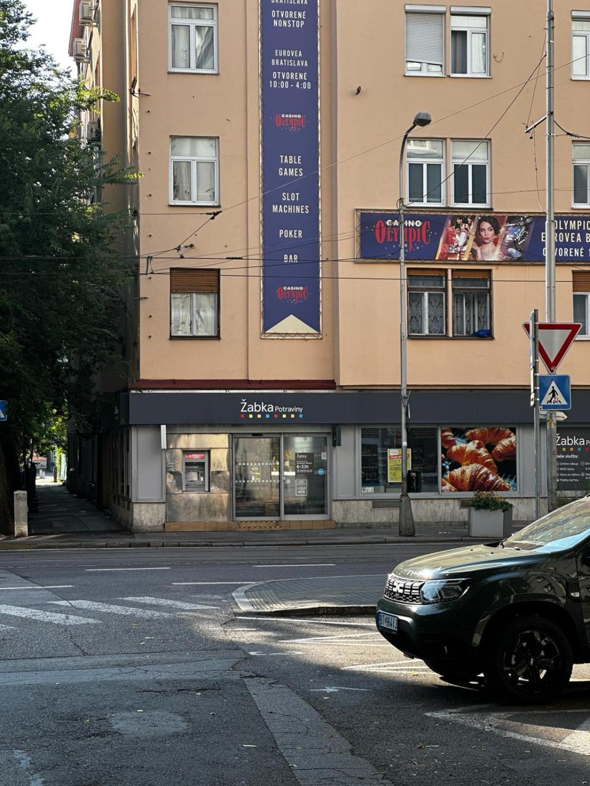 Urban Zenhouse No.2 - Breakfast Included Apartamento Bratislava Exterior foto