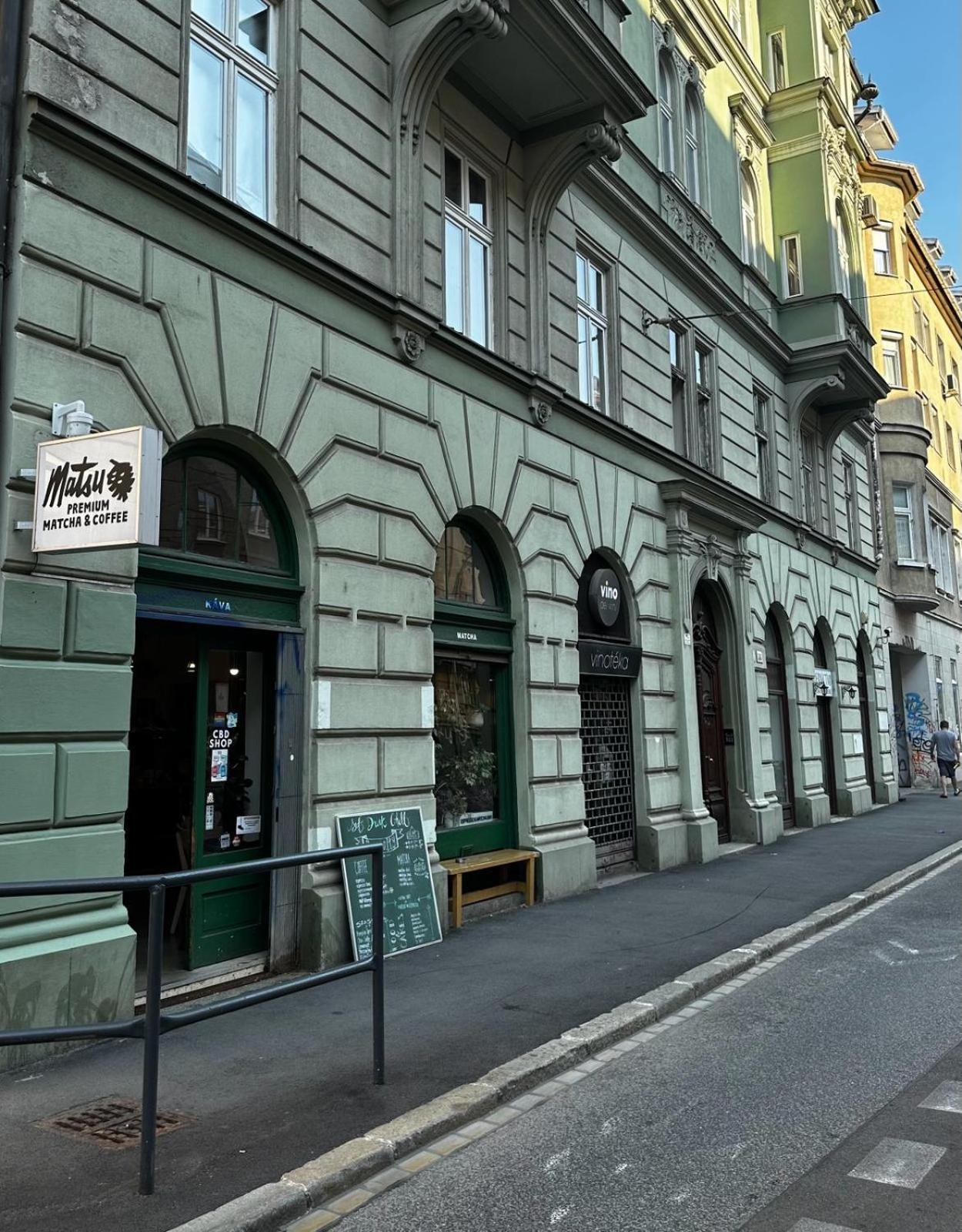 Urban Zenhouse No.2 - Breakfast Included Apartamento Bratislava Exterior foto