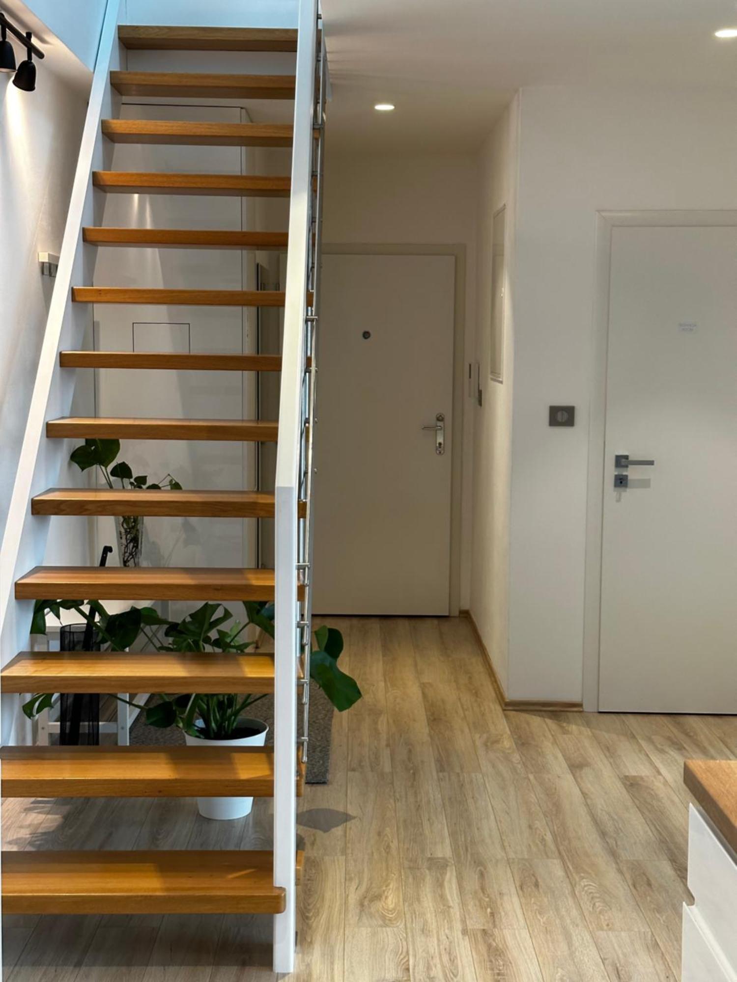 Urban Zenhouse No.2 - Breakfast Included Apartamento Bratislava Exterior foto