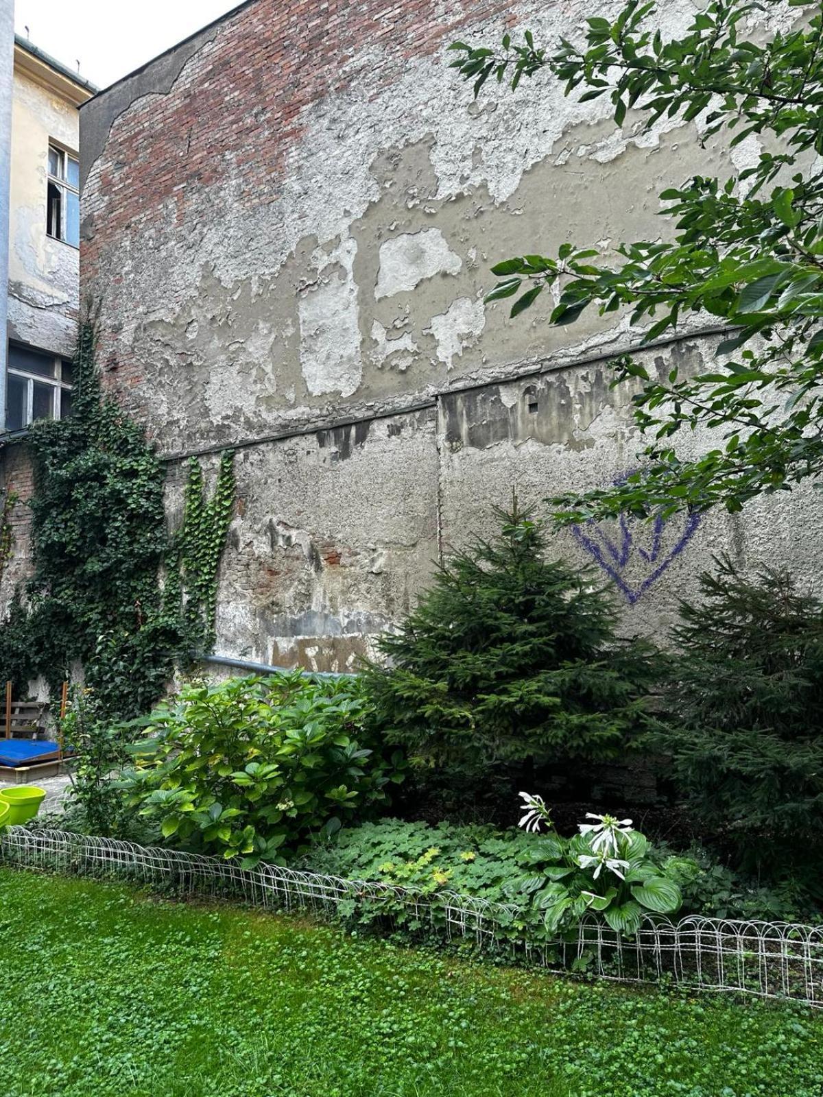 Urban Zenhouse No.2 - Breakfast Included Apartamento Bratislava Exterior foto