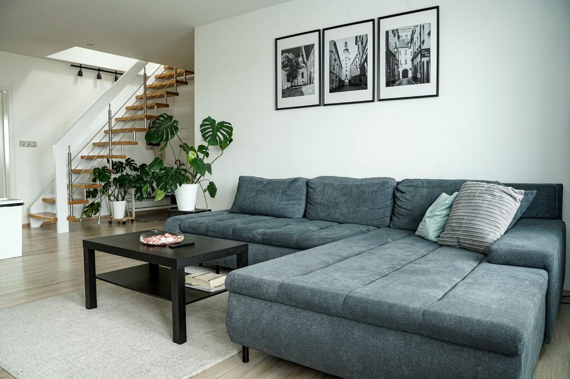 Urban Zenhouse No.2 - Breakfast Included Apartamento Bratislava Exterior foto
