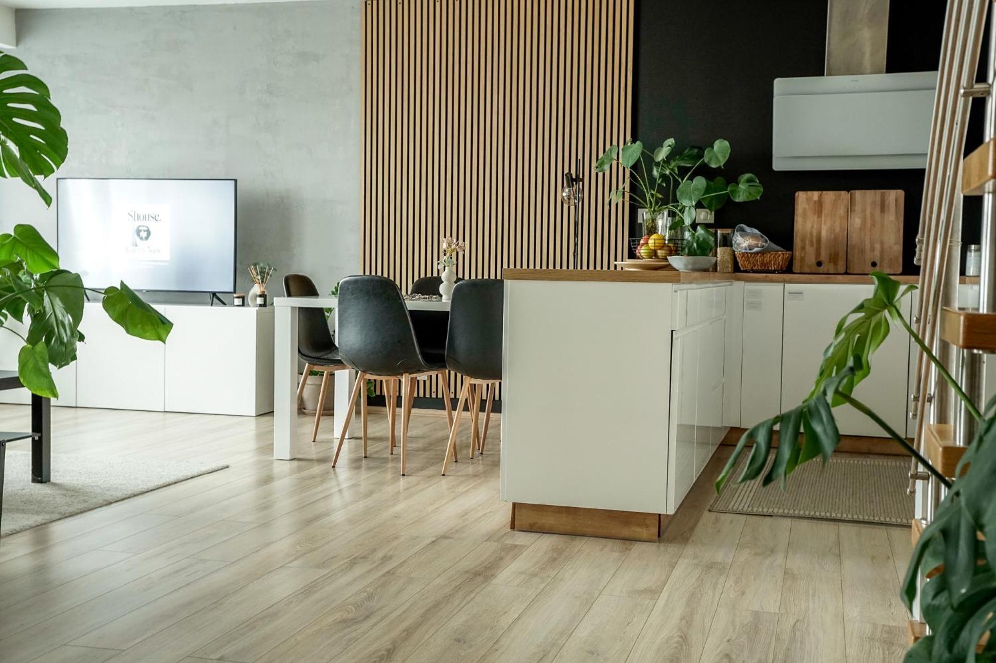 Urban Zenhouse No.2 - Breakfast Included Apartamento Bratislava Exterior foto